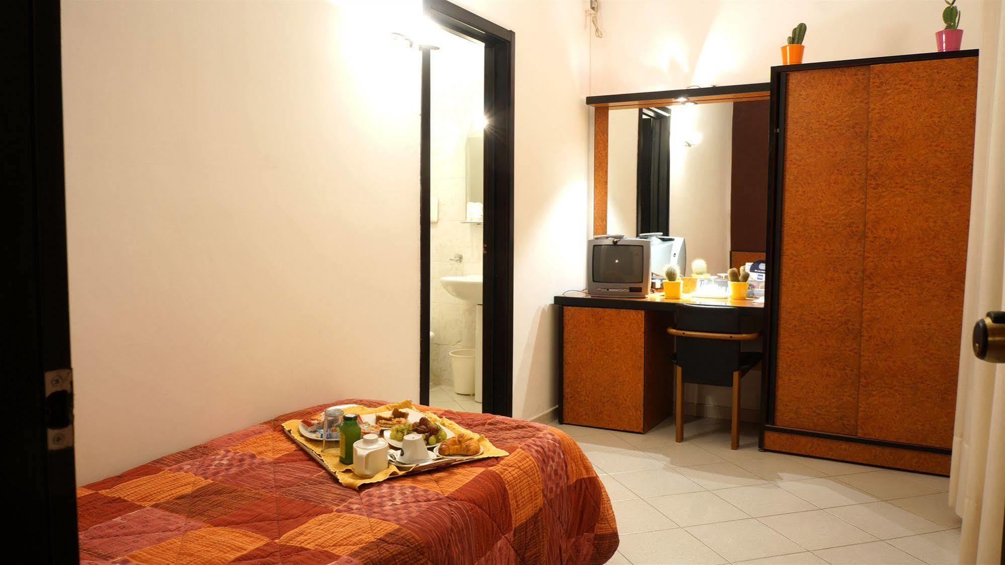 Hotel Scigliano Россано Екстер'єр фото